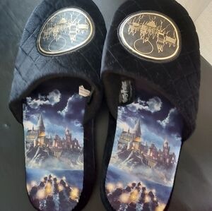 Harry Potter Slipper's Women's Size Large 10-13, Men's Size 9-12 Wizarding World